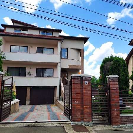 Ten'S Apartment - Spatios Si Linistit Cluj Napoca Bagian luar foto