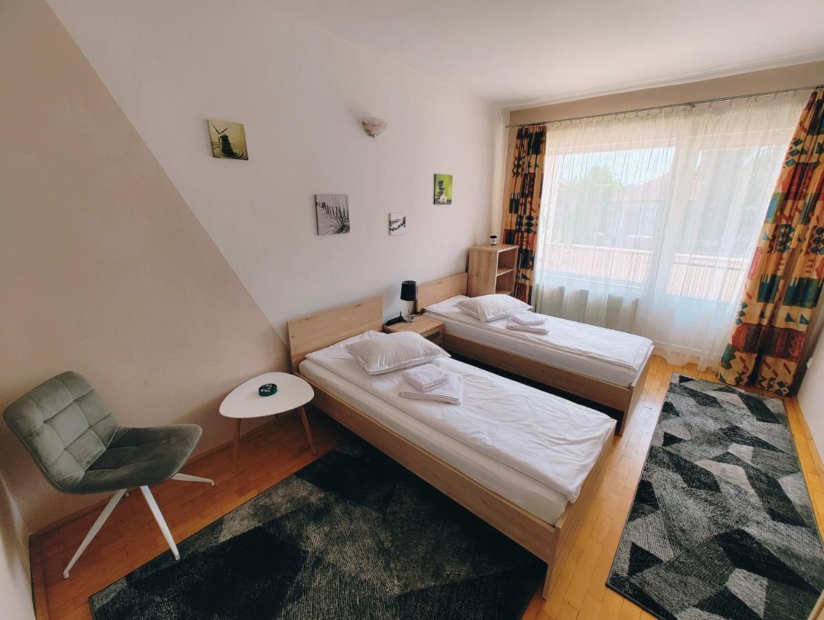 Ten'S Apartment - Spatios Si Linistit Cluj Napoca Bagian luar foto